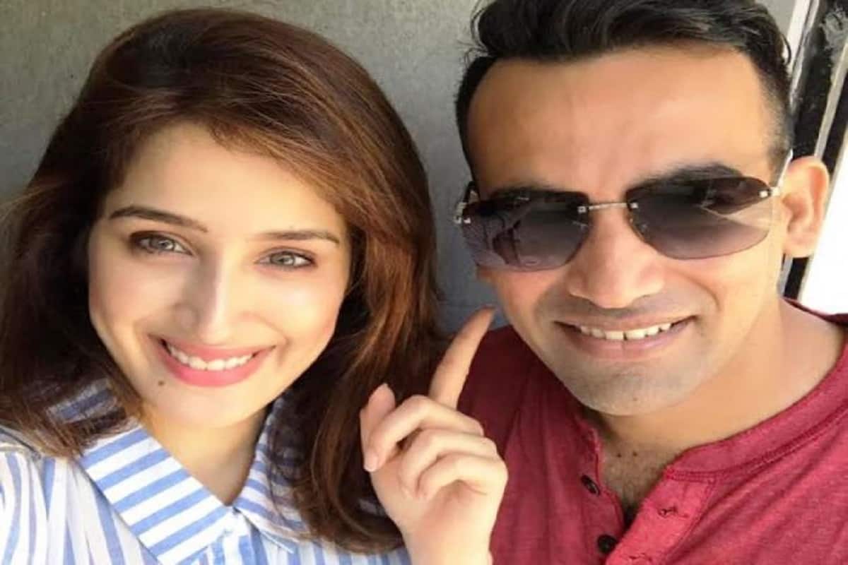 জাহির খান স্ত্রী সাগরিকা ঘটকের সঙ্গে ৷ ফাইল ছবি ৷