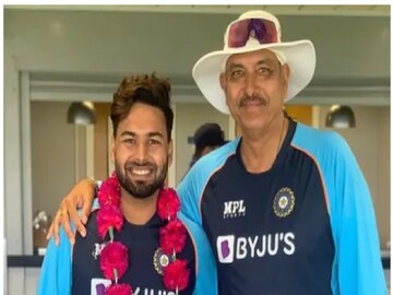  India vs England: Ravi Shastri snatching the bottle of champagne from Rishabh Pant