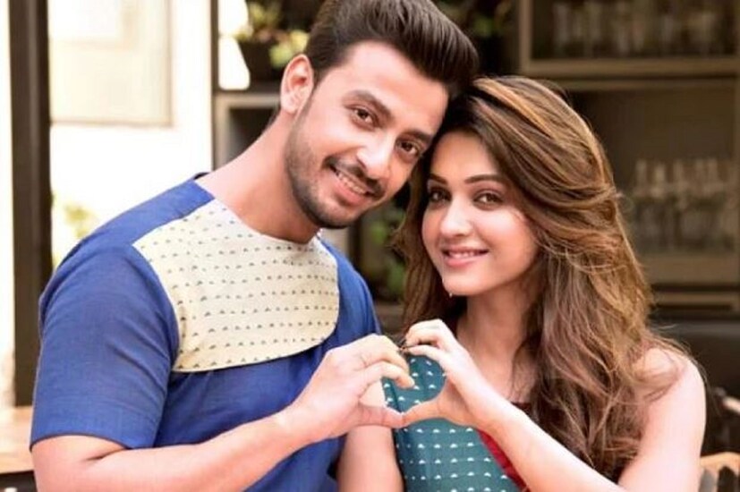 বনি-কৌশানি জুটি যথেষ্ট সফল জুটি৷ তাদের একসঙ্গে পছন্দ করেন সকলে৷ একসঙ্গ বেশ কয়েকটি ছবিও করেছেন তাঁরা, যা বেশ হিট৷ তাছাড়া তাঁদের মধ্যে প্রেমের সম্পর্ক রয়েছে, এমনই গুঞ্জন৷ ফলে সেই রসায়ন ধরা পড়ে ছবিতে৷ 