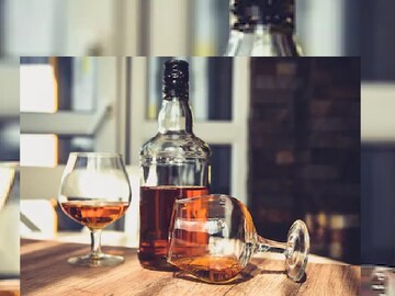 kerala boy made liquor after watching youtube video -  Photo- Representative 