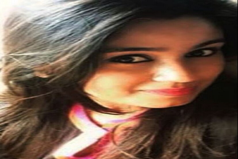 দুই পুলিশ কর্মীকে নাস্তানাবুদ করে সে পালাতে চেষ্টা করে আরও বিপাকে পড়ে৷ এদিকে একেই আগেই তার সবকিছুতেই ফুলস্টপ পড়ে গিয়েছিল৷ এরপর আর সে কখনই কোনও লড়াইতে ফিরতেই পারেনি৷  মিতালির এই ঘটনা বেশ কয়েক বছরের পুরনো হলেও বলিউডের চাকচিক্য সকলের সহ্য হয় না -র কথা উঠলেই ফের সামনে চলে আসে৷ Photo- Collected 