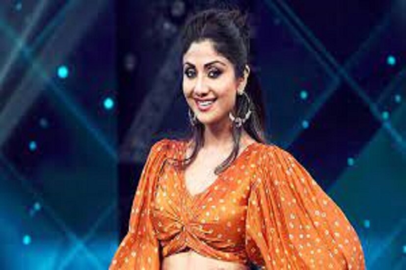 বড় পর্দায় অভিনয়, ছোটপর্দায় সঞ্চালনা এবং বিচারকের দায়িত্ব সামলানোর পাশাপাশি দক্ষতার সঙ্গে ২ সন্তানকে মানুষ করছেন শিল্পা। এত কিছু সামলে কখন শরীরচর্চার জন্য সময় বের করেন অভিনেত্রী? ফাইল ছবি ৷