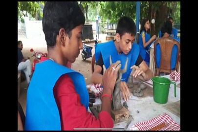 মাটি নিয়ে খেলা
