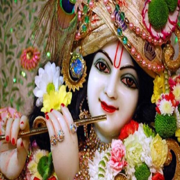 সাদা মিষ্টি না পেলে ক্ষীরও খাওয়াতে পারেন ৷ এই কাজ টানা ৪টি শুক্রবার পর্যন্ত করতে হবে ৷ তবেই চাকরি ও ব্যবসা সম্পর্কিত সব সমস্যা কেটে যাবে ৷ প্রতীকী ছবি ৷