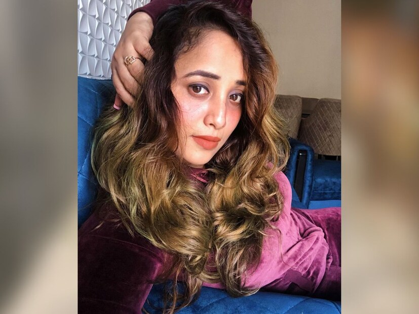 ভোজপুরি ওয়েব সিরিজ 'পাকাদাউয়া বিয়াহ'-এর পরিচালক বিকাশ তিওয়ারি। এটি OTT প্ল্যাটফর্মে মুক্তি পাবে। অঙ্কুশ রাজা ছাড়াও, রক্ষা গুপ্তা, আনারা গুপ্তা, পূজা তিওয়ারি, রম্ভা সাহনি, বিনীত বিশাল, ভিআইবি বিজেন্দ্র, বিষ্ণু শঙ্কর বেলু, ওপি কাশ্যপ এতে প্রধান চরিত্রে অভিনয় করতে চলেছেন।