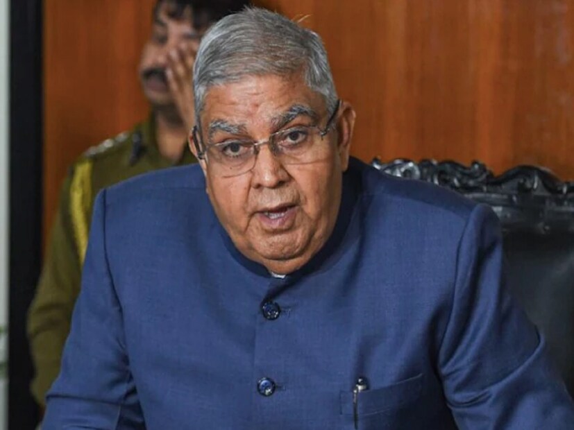 ৩৭১টি ভোট পেলেই দেশের উপরাষ্ট্রপতি হতেন জগদীপ ধনখড়। বাংলার প্রাক্তন রাজ্যপাল পেলেন ৫২৮টি ভোট। বিদায়ী উপরাষ্ট্রপতি এম বেঙ্কাইয়া নাইডুর থেকে দু’শতাংশ বেশি ভোট পেয়ে রেকর্ড করলেন তিনি।