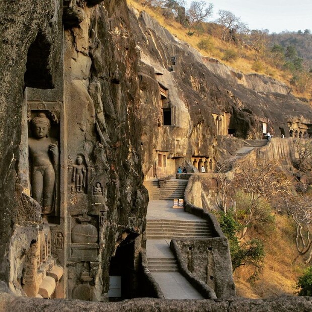 মহারাষ্ট্রের ঔরঙ্গাবাদে অজন্তা ইলোরার মন্দির ও গুহা। 