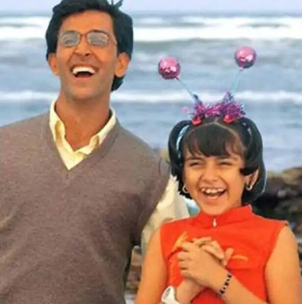হংসিকা মোতওয়ানি হৃত্বিক রোশনের বন্ধুর চরিত্রে কাজ করেছিলেন কোই মিল গয়া ছবিতে। 