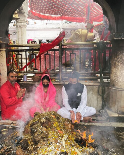 যজ্ঞ চলছে মন্দিরে। 