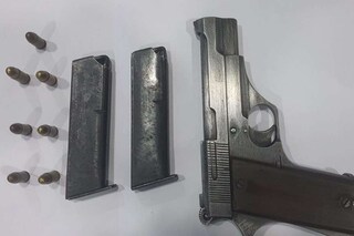 ভগবানগোলায় উদ্ধার হওয়া আগ্নেয়াস্ত্র 