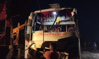 বাস উল্টে আহত ৪০ জন যাত্রী