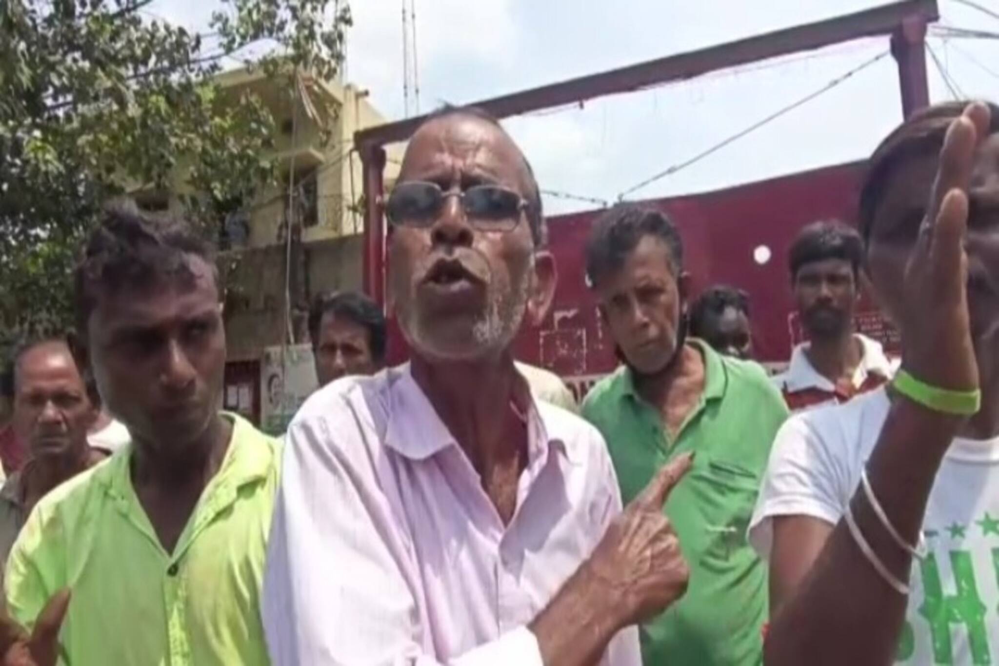 তিন মাস ধরে পাচ্ছেন না বেতন! চরম সঙ্কটে ১৫০জন শ্রমিক