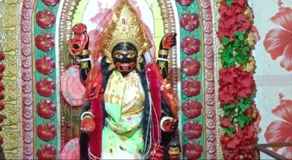 চুরি যাওয়া মন্দিরের কালী প্রতিমা। চুরি যাওয়া মন্দিরের কালী প্রতিমা।