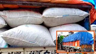 উদ্ধার হওয়া পোস্তর খোসা সহ গাড়ি 