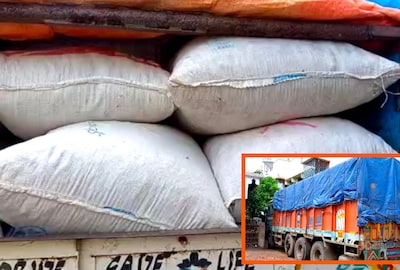 উদ্ধার হওয়া পোস্তর খোসা সহ গাড়ি 