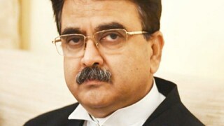 মানিক ভট্টাচার্যকে সভাপতি পদ থেকে সরিয়ে দেন বিচারপতি গঙ্গোপাধ্যায়