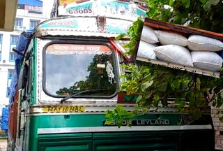 লামবাজার থানা এলাকা থেকে তাদের গ্রেফতার করা সম্ভব হয়