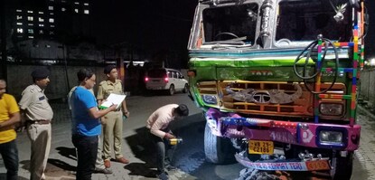 দুর্ঘটনায় মৃতদের পরিবারকে ২ লক্ষ টাকার চেক প্রদান