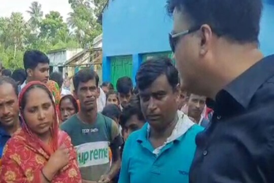 ডায়মন্ডহারবারে স্কুলের গন্ডোগোল মেটাতে হস্তক্ষেপ পুলিশের