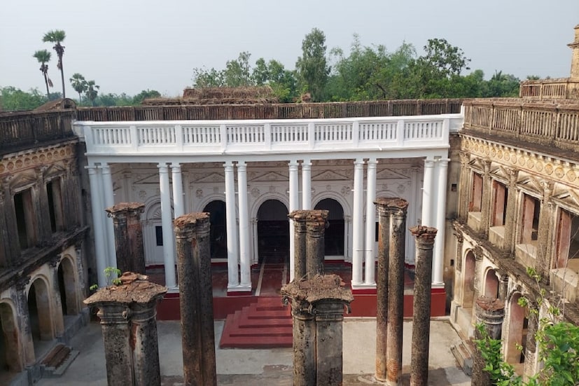 বাউল আশ্রম বা বাউল আখড়া বননবগ্রামে রয়েছে বাউল আশ্রম বা বাউল আখড়া। এখানেই বসবাস বাউলদের। ফলে সারাদিন ঘুরে সন্ধ্যে বেলা গ্রাম বাংলার পরিবেশের মজা নিতে নিতে উপভোগ করুন বাউল গান।