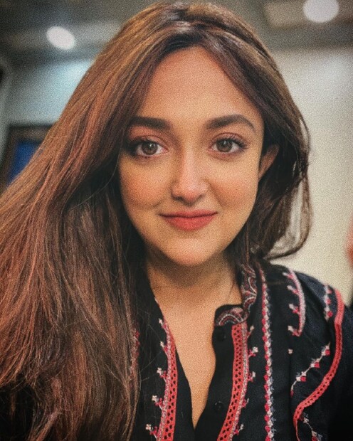 আপাতত গান এবং সংসার নিয়ে ব্যস্ত জাতীয় পুরস্কার প্রাপ্ত গায়িকা৷ 