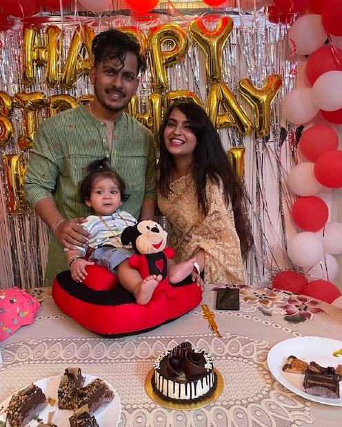 অভিনয় না করলেও নিজের ব্যবসা শুরু করেছেন মধুবনী৷ খুলে ফেলেছেন একটি পার্লার৷ রূপ-লাবণ্য বিকশিত করতে সব ধরনের চর্চাই হয় সেখানে৷ 