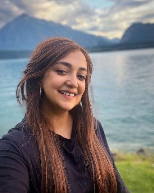 প্রকৃতি ও পরিবেশ রক্ষার কথা বলেন মোনালি৷ এমন একটি পোস্টে তিনি লেখেন যে, প্রকৃতি আমাদের অনেক কিছু উপহার দিয়েছে, বিনামূল্যে৷ সেই সব কিছু সুরক্ষিত রাখা আমাদের কর্তব্য৷ কিন্তু মানুষ নির্বোধের মতো তা ধ্বংশ করে চলেছে৷ 