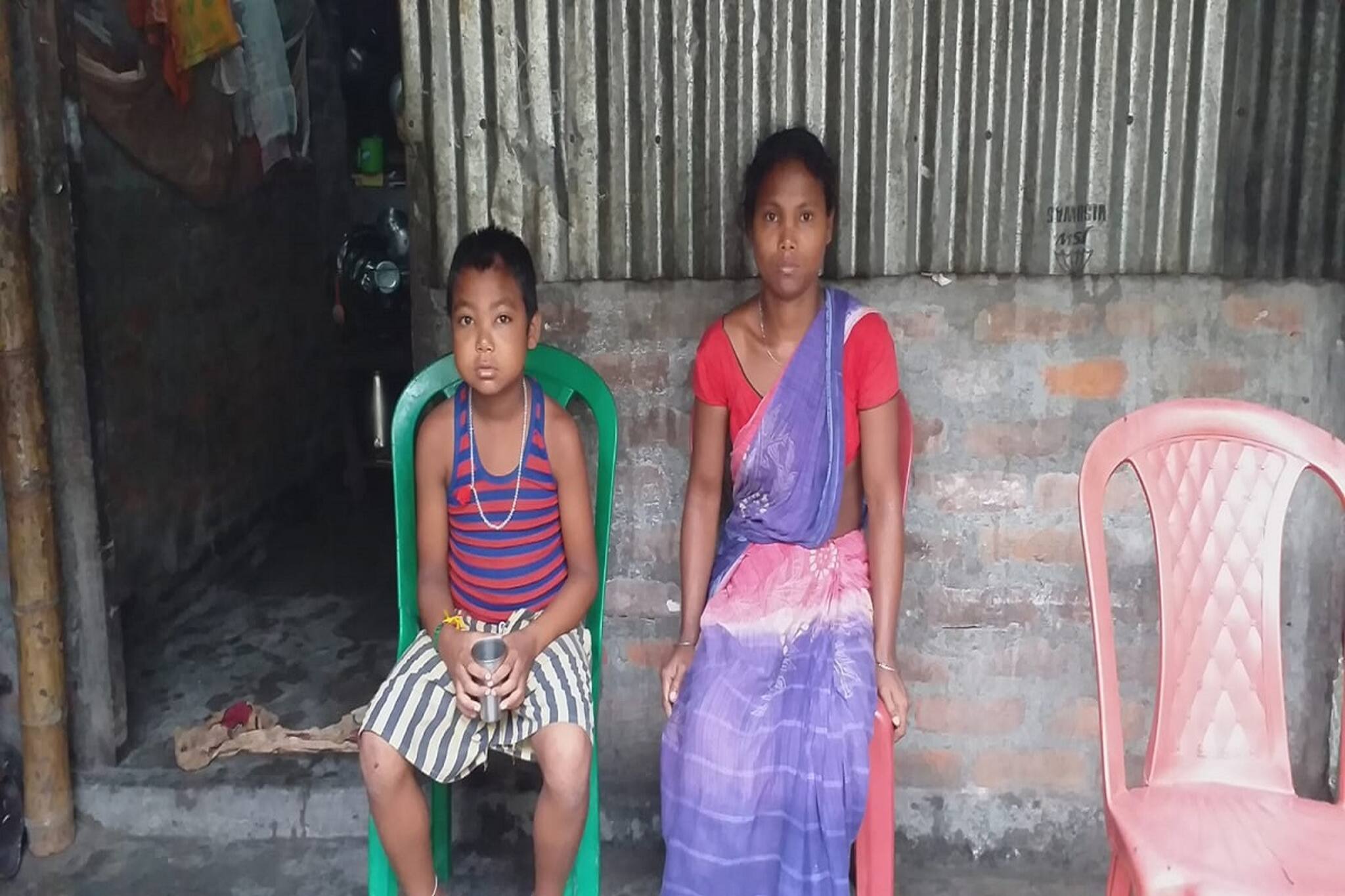 কিডনির সমস্যায় আক্রান্ত ১১ বছরের পঙ্কজ, সাহায্যের আর্জি 'একলা' মায়ের!