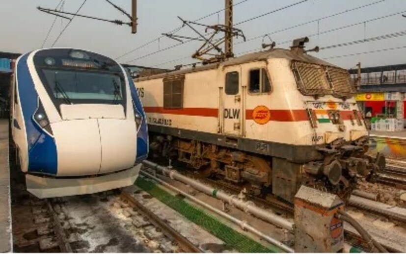 আপগ্রেডেশনের পরে কি PNR পরিবর্তন হয়?- আপগ্রেড করা যাত্রীদের আসল পিএনআর নম্বর কিন্তু অপরিবর্তিতই থাকে। আসল পিএনআরের সঙ্গে যাত্রীদের সমস্ত তথ্য দেওয়া হয়। যদি কোনও যাত্রী, যিনি আপগ্রেড করেছেন তাঁর টিকিট বাতিল করেন, তবেই শুধুমাত্র বাতিলের চার্জ ধরা হয়। Representative Image