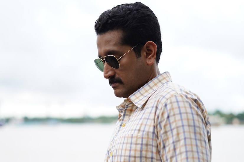 আইপিএস অফিসারের ভূমিকায় দেখা যাবে পরমব্রত চট্টোপাধ্যায়কে। তারই কয়েকটি ঝলক দেখা গিয়েছে শ্য়ুটিং সেট থেকে।
