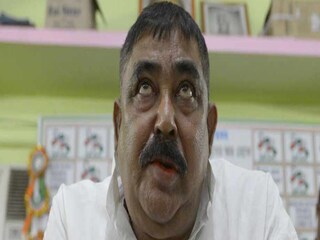 অনুব্রত নিয়ে বাঁধা হল গান৷ 