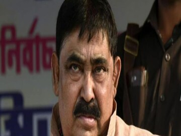 অনুব্রতর চিকিৎসকের বাড়িতে সিবিআই