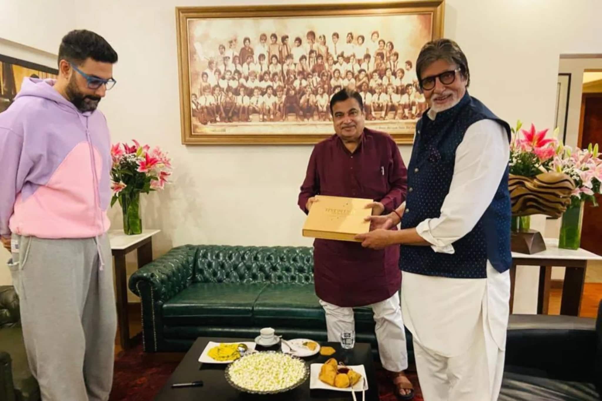 ন্যাশনাল রোড সেফটি মিশনের জন্য অভিষেক ও অমিতাভ বচ্চনের সমর্থন চেয়েছেন নীতিন গড়