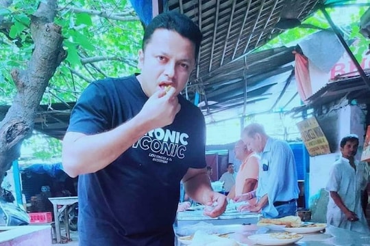 বড়লোকদের তালিকায় নাম থাকায় গর্বিত, সম্পত্তি বৃদ্ধি মামলায় সরব অনুপম হাজরা (Photo Courtesy: Anupam Hazra/Facebook) 