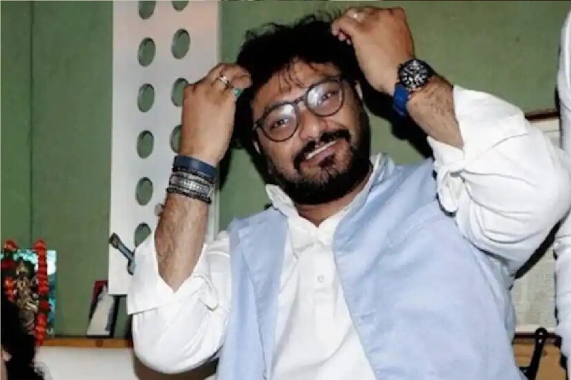 *বাবুল সুপ্রিয় বিজেপির হাত ধরে তাঁর রাজনৈতিক ইনিংস শুরু করেন। আসানসোল আসন থেকে তৃণমূলের দোলা সেনকে পরাজিত করেন। এরপর বাবুল কেন্দ্রীয় নগরোন্নয়ন প্রতিমন্ত্রী হন। ঠিক ২ বছর পর ২০১৬ সালের জুলাইয়ে মন্ত্রিসভা রদবদলের সময় তাঁকে ভারী শিল্প মন্ত্রকের দায়িত্ব দেওয়া হয়। 
