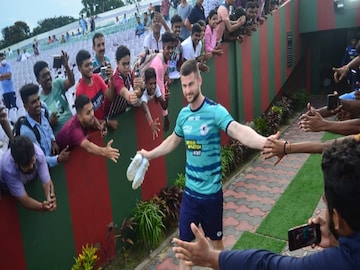 সবুজ মেরুনের চ্যালেঞ্জ সামলাতে তৈরি হামিল