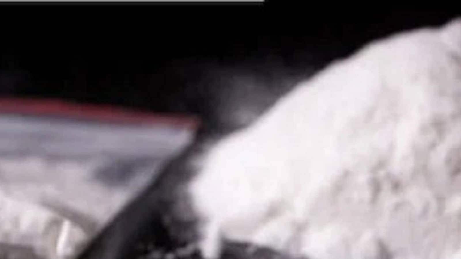 গুজরাতে উদ্ধার ১০২৬ কোটির মাদক! মাদকের পরিমাণ দেখে চোখ কপালে পুলিশেরও