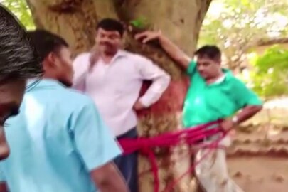 শিক্ষককে গাছে বেঁধে বেধড়ক মার