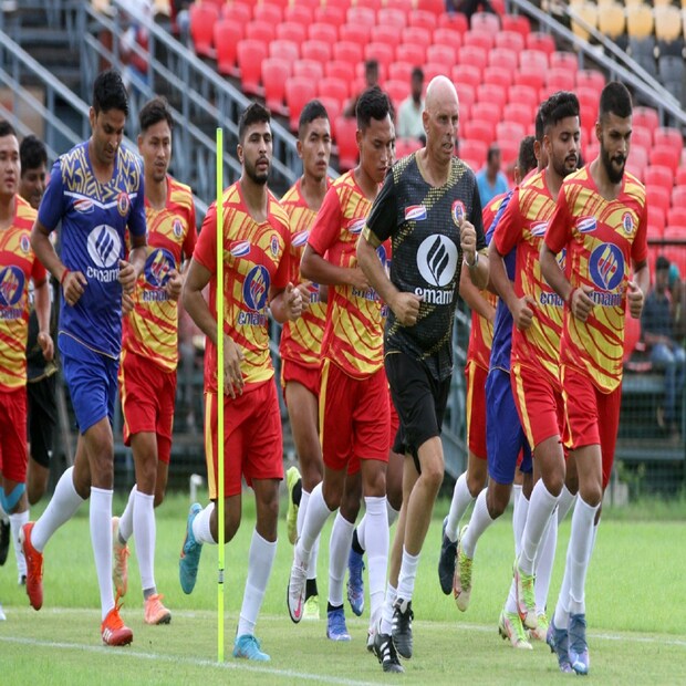 অঙ্কিত মুখার্জি, জেরি, অনিকেত যাদব, শুভাশিস রায়চৌধুরীদের নিয়ে ইস্টবেঙ্গল মাঠে দৌড় শুরু করে দিলেন স্টিফেন