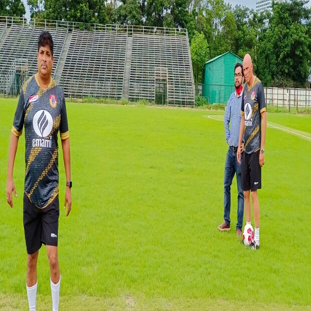 সহকারি কোচ বিনো জর্জ উপস্থিত ছিলেন। তার সঙ্গেও কথাবার্তা সেরে নিলেন স্টিফেন