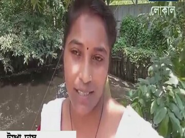 ছোট বোন ও মায়ের সংসারে বড় মেয়ে টুম্পাই