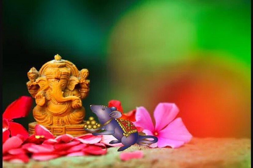 গণেশ স্থাপনার মুহূর্ত দিনের চারটি মুহূর্ত লাভ ও উন্নতি - সকাল ৫টা ৫৮ থেকে ৭টা ৩৪, বিকেল ৫টা ৮ মিনিট থেকে ৬.৪৪ অবধি অমৃত- সর্বোত্তম- সকাল ৭টা ৩৪ থেকে সকাল ৯টা ১০ অবধি চার সামাণ্য- সকাল ৯.১০ টা থেকে ১০.৪৬ টা অবধি শুভ উত্তম - ১০.৪৬ থেকে দুপুর ১২,২১ টা অবধি গণেশ পূজার আদর্শ মুহূর্ত - ১১. ০৫ থেকে দুপুর ১.৩৮ অবধি