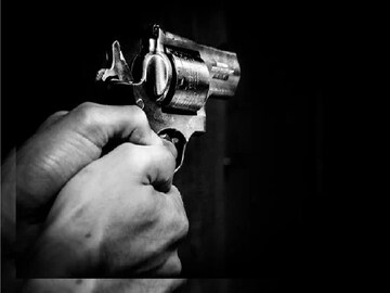 Malda News: Random shots at malda Salishi Sabha injured a teenager