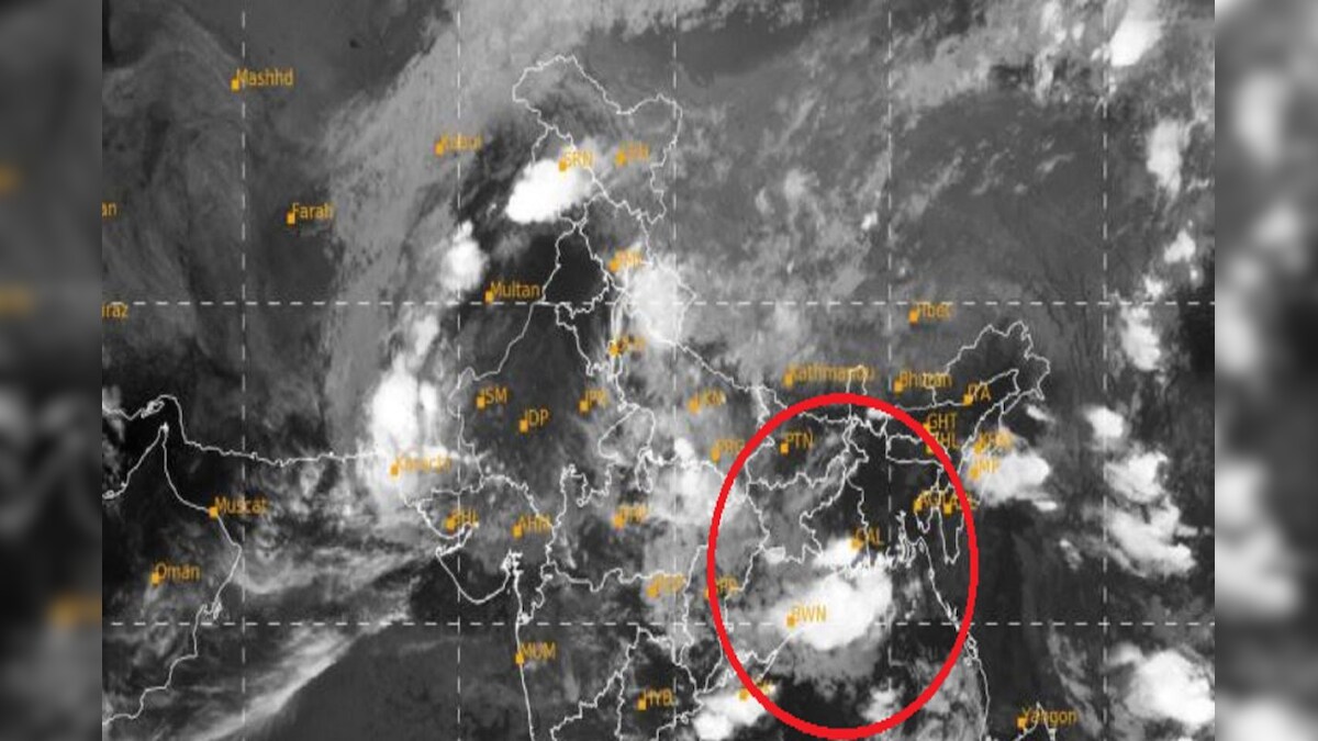 সকাল থেকেই তুমুল বৃষ্টি সারাদিনে বারবার বজ্রবিদ্যুৎ সহ বৃষ্টির পূর্বাভাস News18 বাংলা