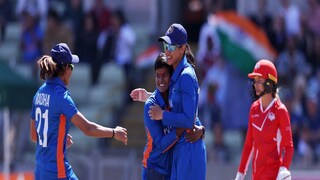 মেয়েদের ব্রিটিশ বধ! সোনার স্বপ্ন উজ্জল