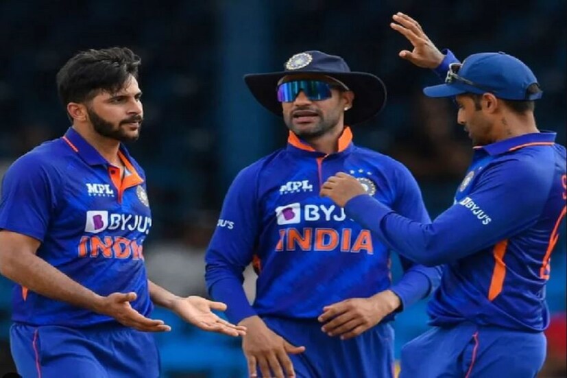 ২০১৮ সালে সংযুক্ত আরব আমিরশাহিতে শেষবার এশিয়া কাপের আয়োজন করা হয়েছিল। সেবারে মোট ৬টি দল খেলার যোগ্যতা অর্জন করেছিল। গ্রুপ রাউন্ডের দুটি ম্যাচেই জয় পেয়েছিল ভারত৷ পাকিস্তানকে ৮ উইকেটে হারিয়েছিল তারা। এরপর সুপার-ফোরে ৩ ম্যাচের মধ্যে জিতেছিল ২টি ম্যাচ। একটি ম্যাচ টাই হয়েছিল।  বাংলাদেশকে ৭ উইকেটে এবং পাকিস্তানকে ৯ উইকেটে হারিয়েছিল। আফগানিস্তানের সঙ্গে ম্যাচ টাই হয়েছিল। (Photo Courtesy- Instagram)