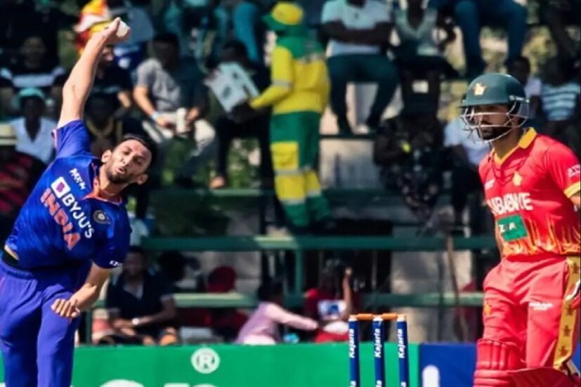 পেসার দীপক চাহার দলে ফিরতে পারেন তিনি দ্বিতীয় ওয়ানডেতে  ম্যাচে ছিলেন না। বোলারদের মধ্যে শার্দুল ঠাকুর, কুলদীপ যাদব ও প্রসিদ্ধ কৃষ্ণাকে প্রথম একাদশে রাখা যেতে পারে। শার্দুল ঠাকুর গত ম্যাচে ৩ উইকেট নিয়েছিলেন।(AFP)