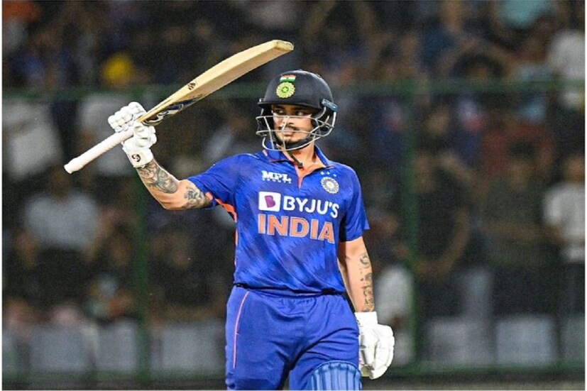 এশিয়া কাপের দলের জন্য ব্যাটসম্যান হিসেবে রোহিত ও কেএল রাহুলের ওপরেই ভরসা করা হয়েছে৷ অন্যদিকে তরুণ তুর্কি ঈশান কিষাণকেও দলে রাখার কথা ভাবেনি নির্বাচকরা৷ এমনটাই মনে করা হচ্ছে যে এই পরিস্থিতিতে তিনিও কার্যত অস্ট্রেলিয়ায় হতে চলা টি টোয়েন্টি বিশ্বকাপের বাইরে৷  (PTI)