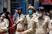 কর্নাটকের শিবমোগা ও ম্যাঙ্গালুরুতে অশান্তি, জারি ১৪৪ ধারা, থমেথমে এলাকা কর্নাটকের শিবমোগা ও ম্যাঙ্গালুরুতে অশান্তি, জারি ১৪৪ ধারা, থমেথমে এলাকা