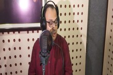 "গাড়ির ট্যাংক ফুল্টু ফাঁকা, তেল ভরিয়ে দে," প্রতিবাদী পুজোর গান গাইলেন কুণাল ঘোষ!